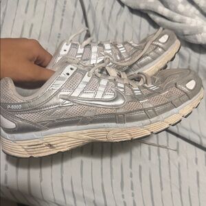 Nike men boys  Silver Sneakers